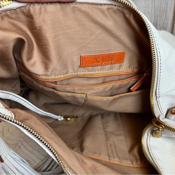 Hobo Sheila Large Satchel W Guitar Strap In Powder White - Picture 14 of 16